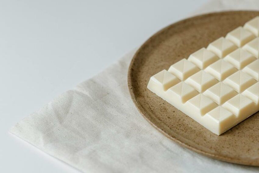 chemistry of white chocolate